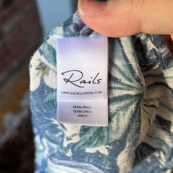 ***LIKE NEW*** RAILS AMELIE TIE FRONT SHIRT‎ IN BANZAI - Picture 11 of 11